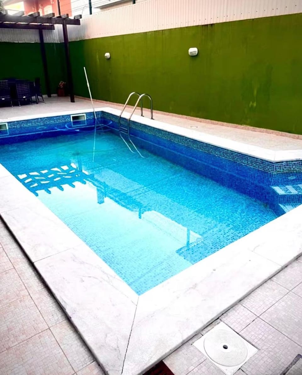 Apartamento com piscina entre Lisboa e Cascais para 10 pessoas Bed and Breakfast in Lisbon District