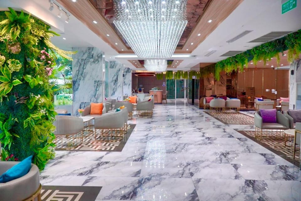 Communal lounge/ TV room, Lobby or reception