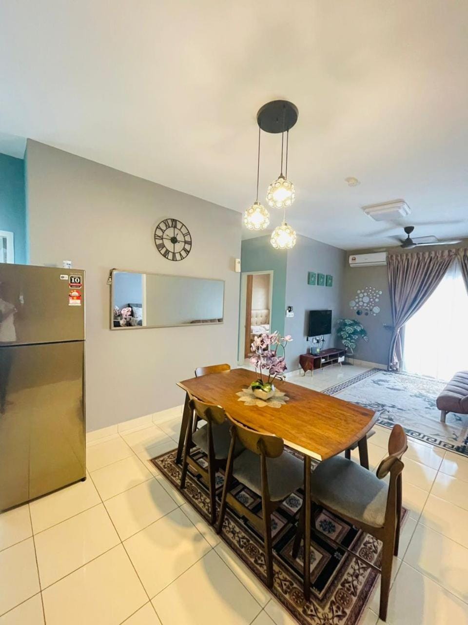 ER Homestay 3bedroom with Balcony nearest KLIA Apartment in Selangor, Malaysia