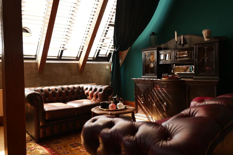 Living room, Seating area