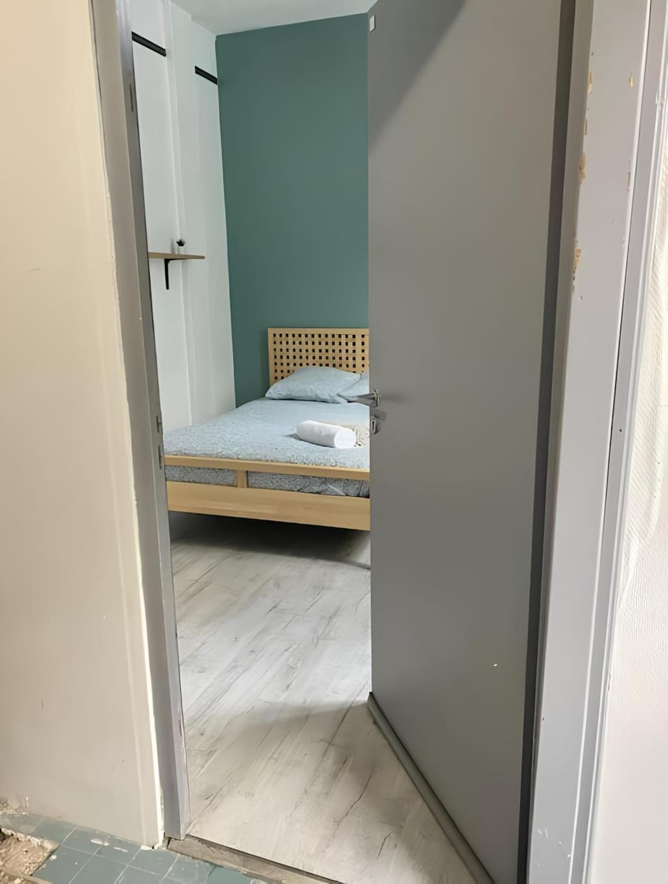 Facade/entrance, Bed, Bedroom