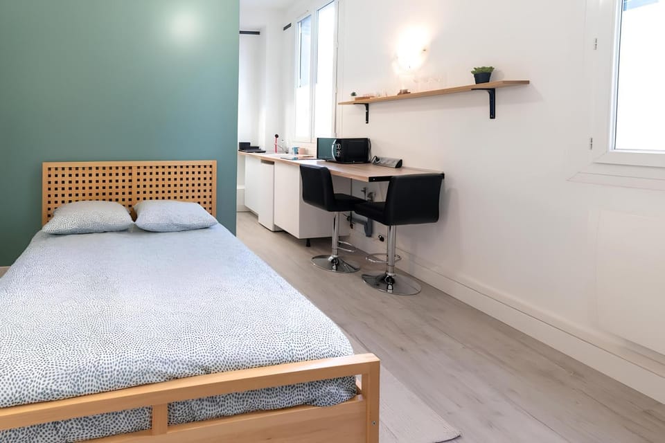 Bed, Bedroom