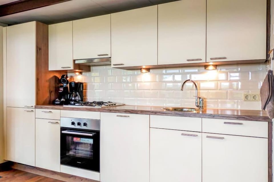 Coffee/tea facilities, Kitchen or kitchenette, dishwasher, minibar, pet friendly, stove, toaster