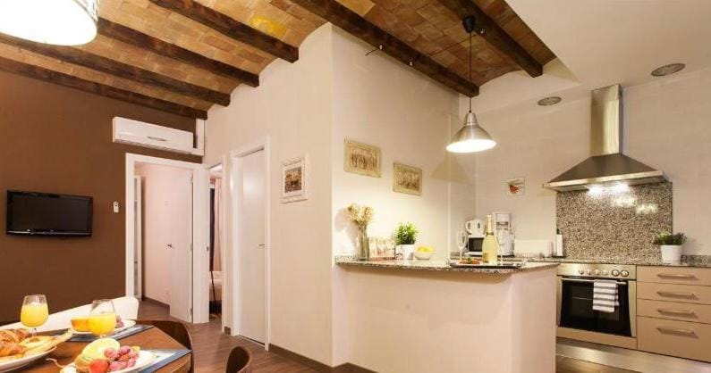 Kitchen or kitchenette, Dining area, minibar, pet friendly, stove