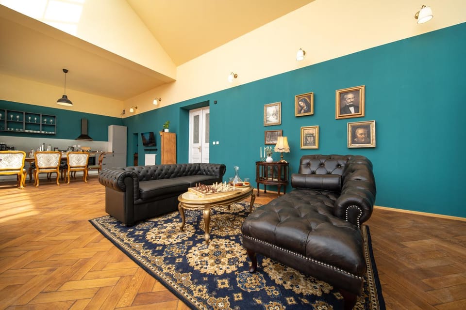 Kitchen or kitchenette, Living room, Seating area