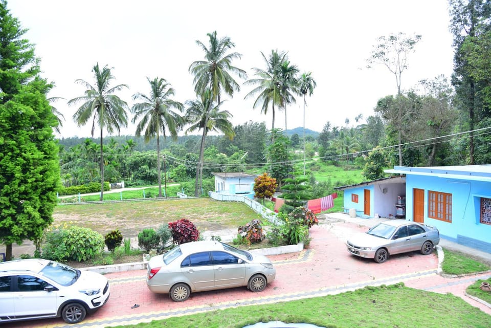 Property building, Garden view, Parking