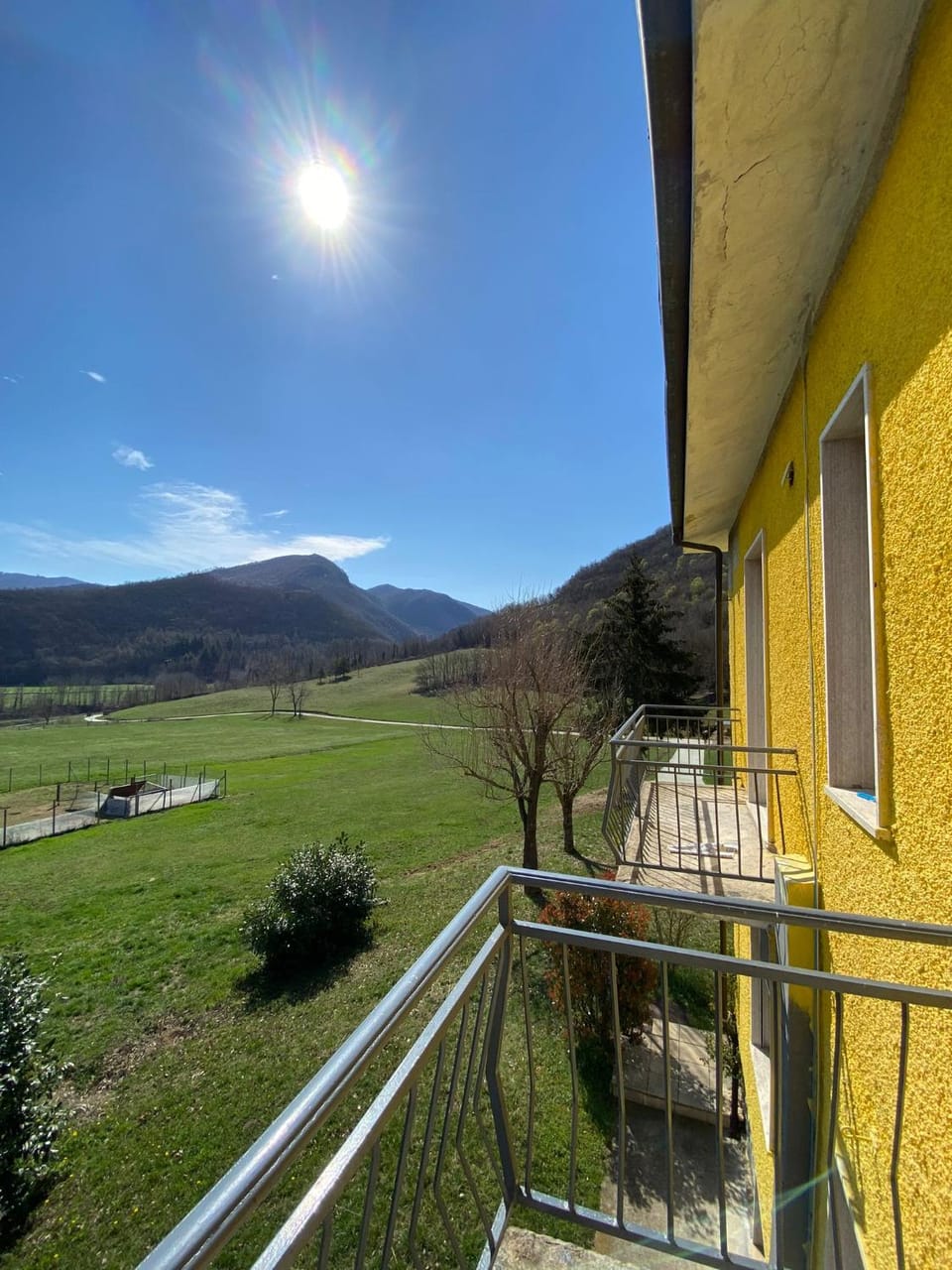 Balcony/Terrace, Mountain view