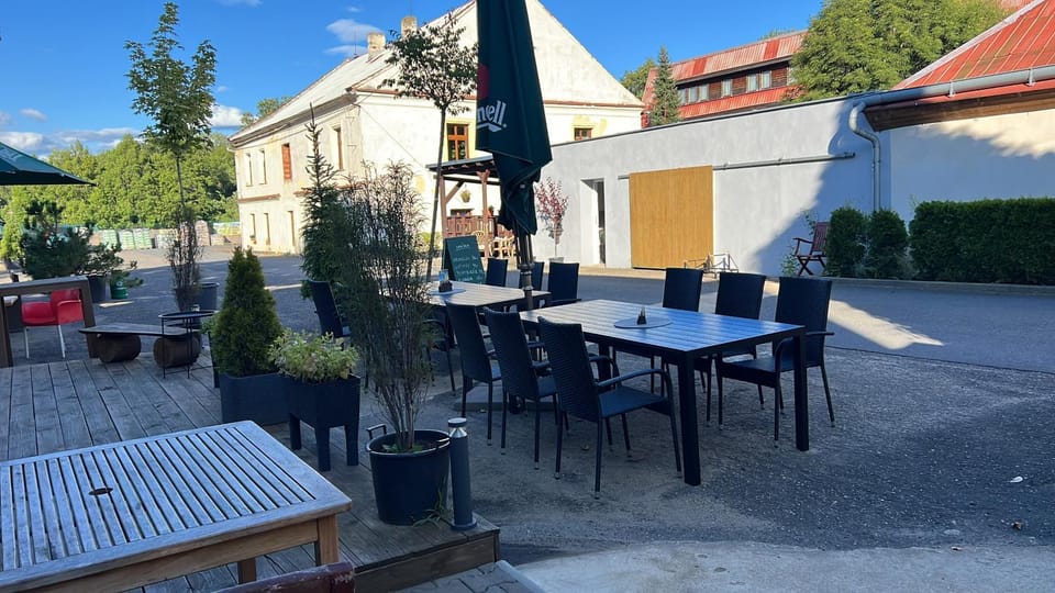 Restaurant/places to eat, Dining area