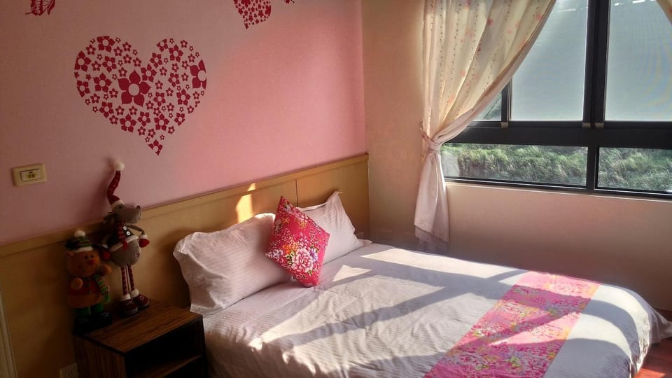 Photo of the whole room, Bedroom, bunk bed