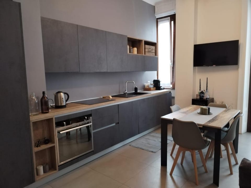 Dining area, kitchen