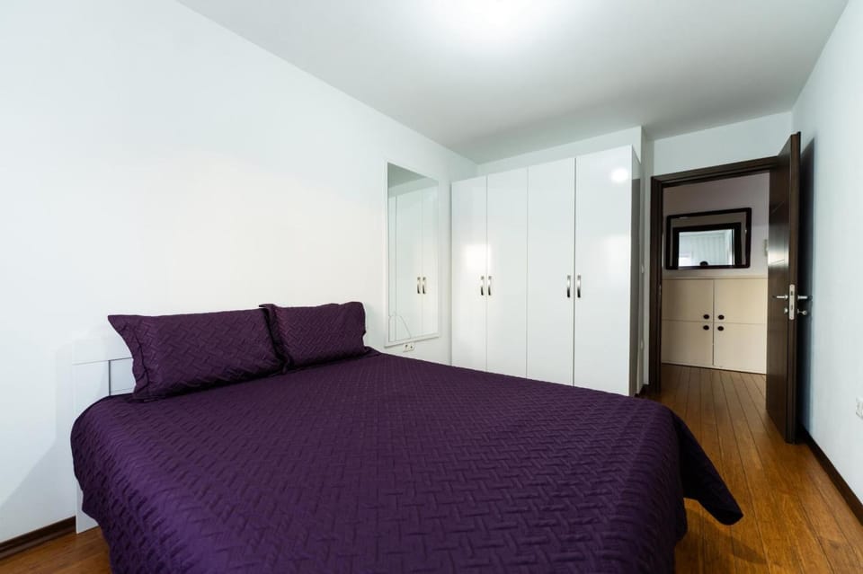 Bed, Bedroom, wardrobe