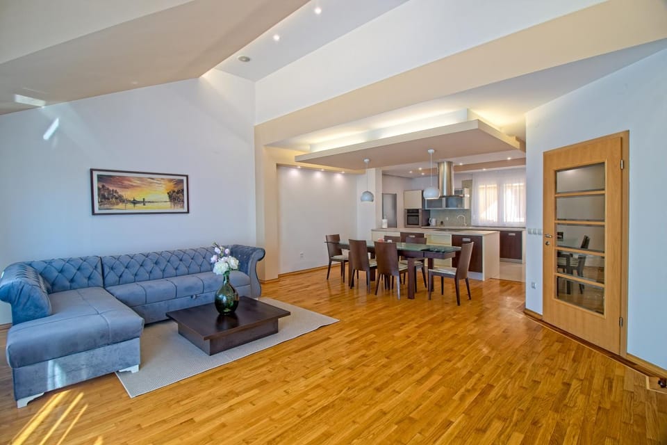 Kitchen or kitchenette, Living room, Dining area