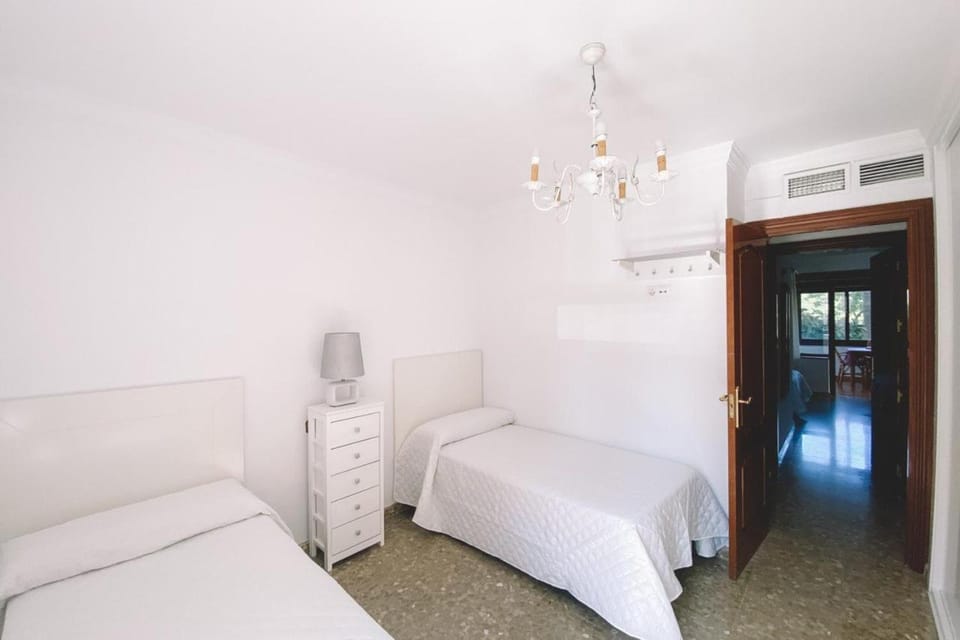 Bedroom, air conditioner