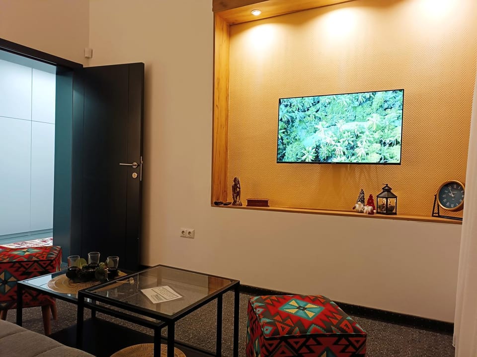 TV and multimedia, Living room, air conditioner