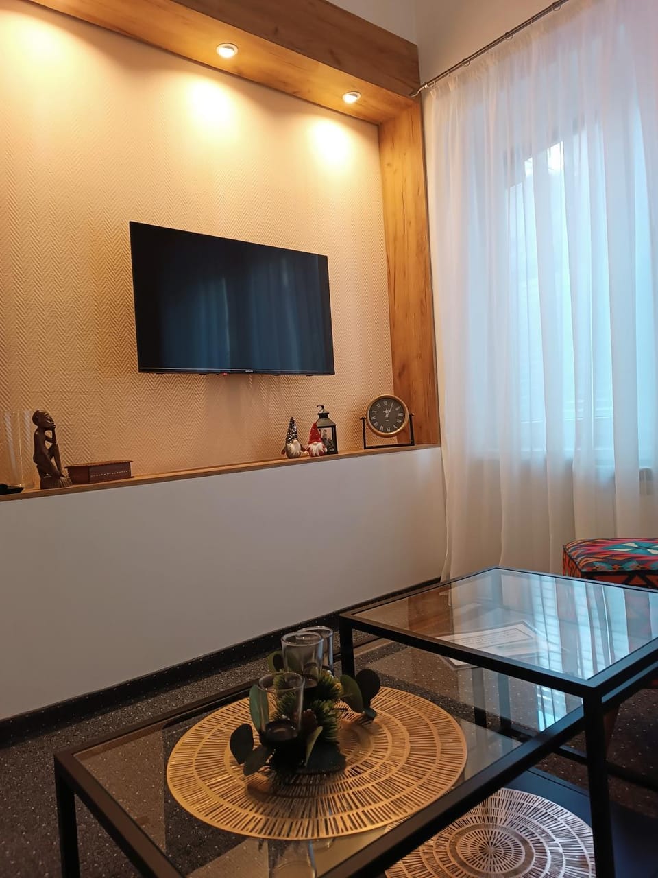 TV and multimedia, Living room, air conditioner