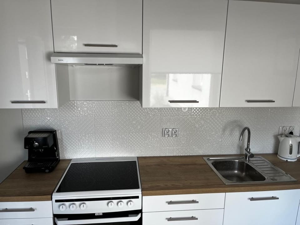 Kitchen or kitchenette, pet friendly, stove