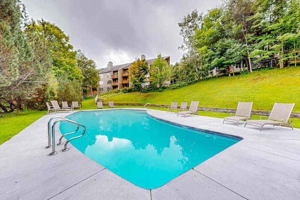Snow Creek 4 Apartment in Warren