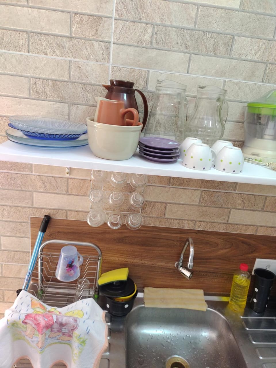 Kitchen or kitchenette, Internal: Not applicable to any particular room