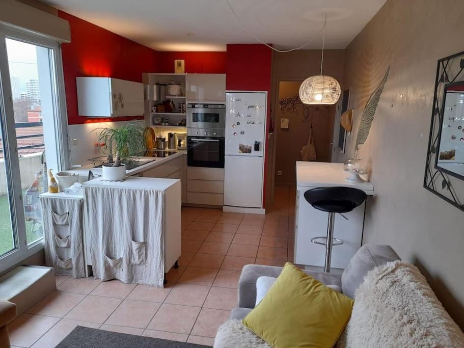 appart sympa confort bien situé Apartment in Villeurbanne