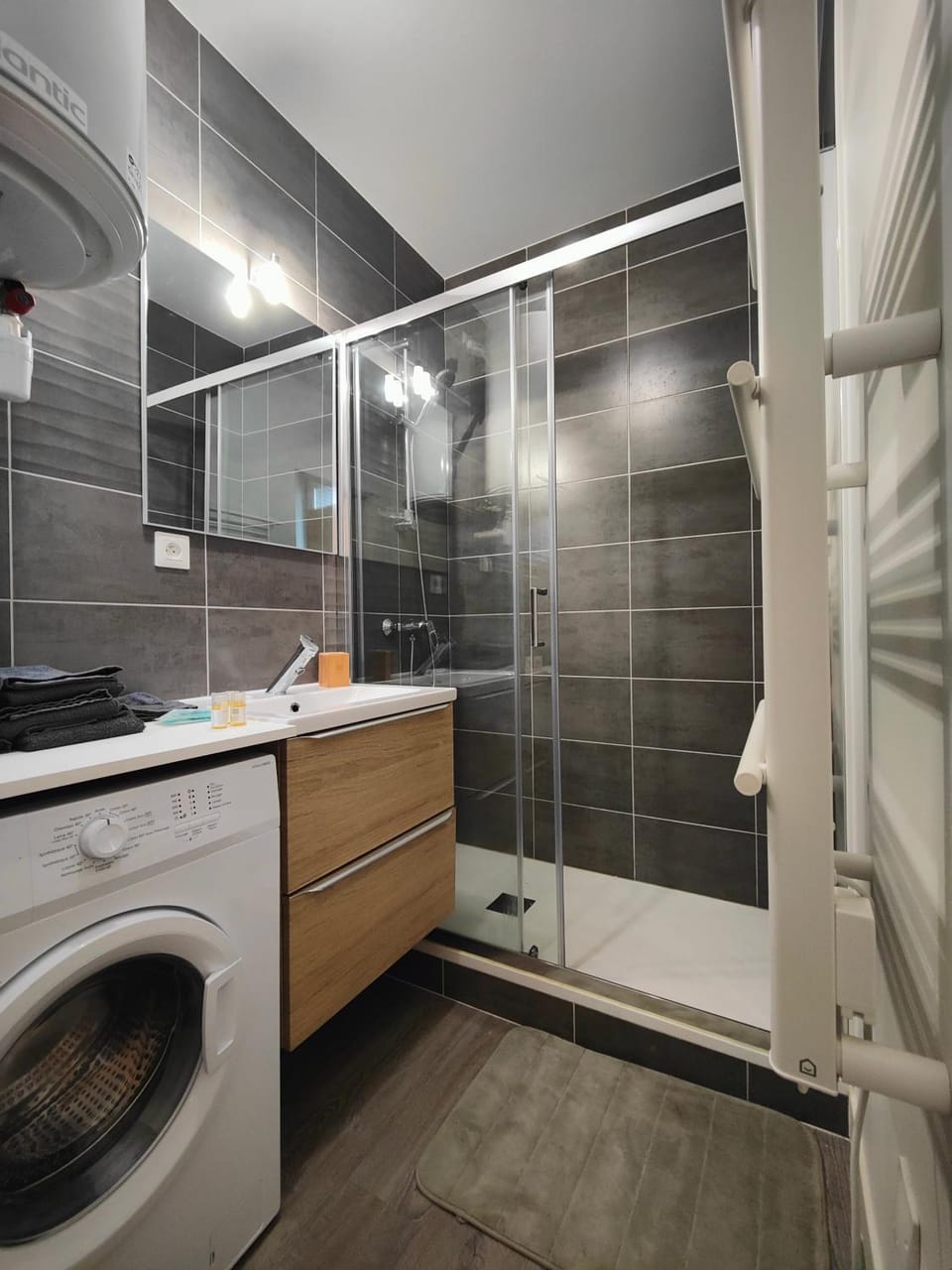 4en1 17 personnes Max Stationnement proche & gratuit Wifi Apartment in Riom