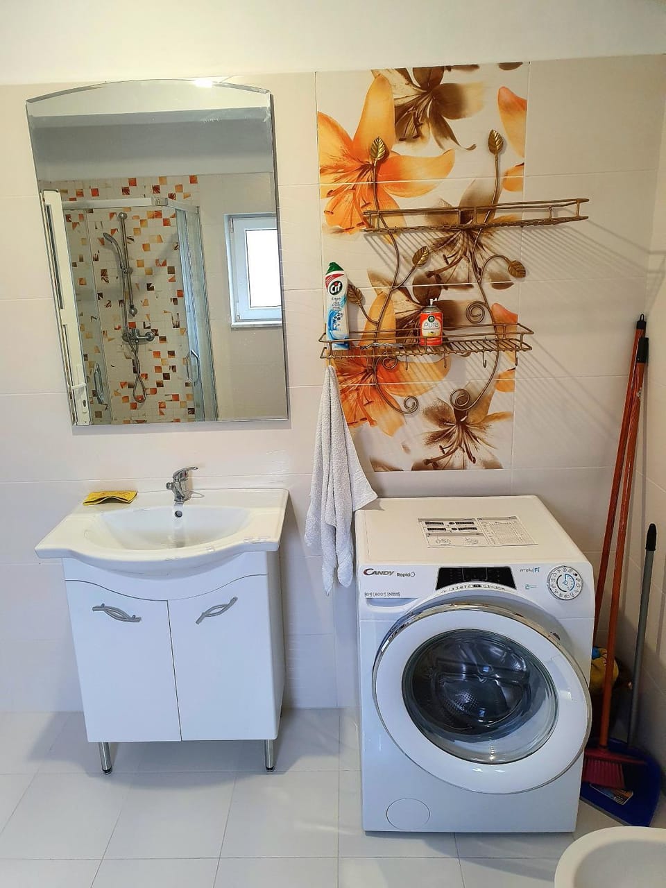 Bathroom, washing machine
