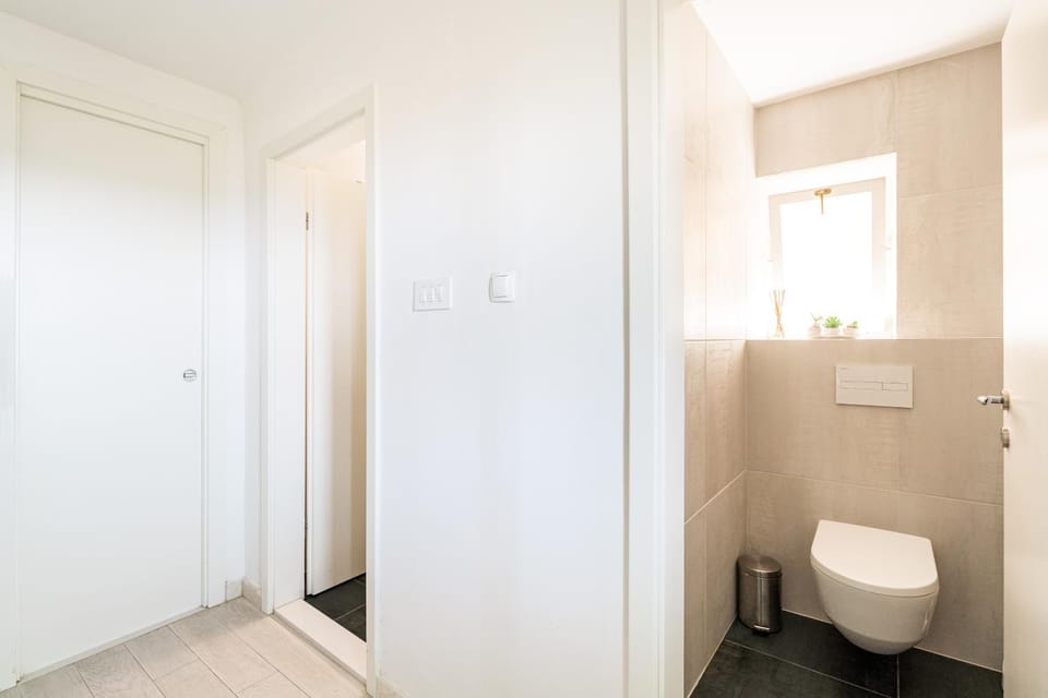 Toilet, Bathroom