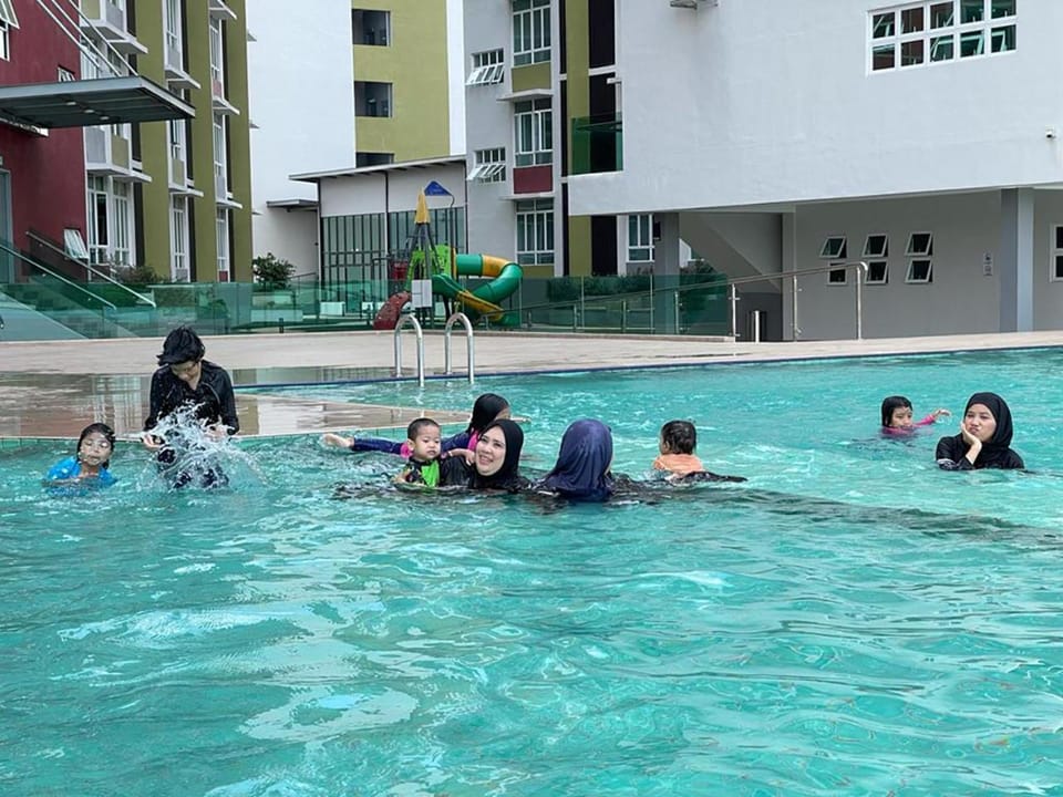 Swimming pool