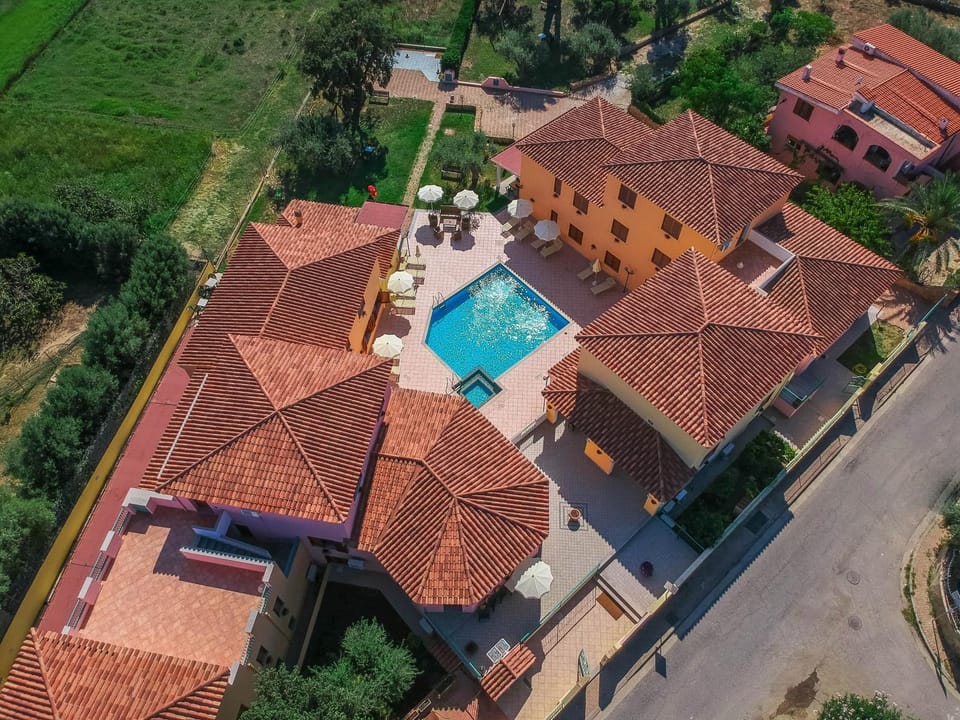 Bird's eye view, Swimming pool