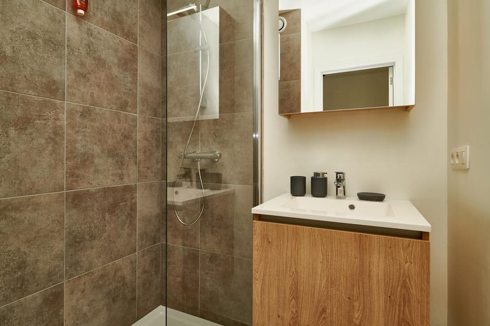 Shower, Bathroom