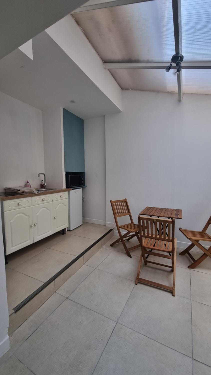 Kitchen or kitchenette