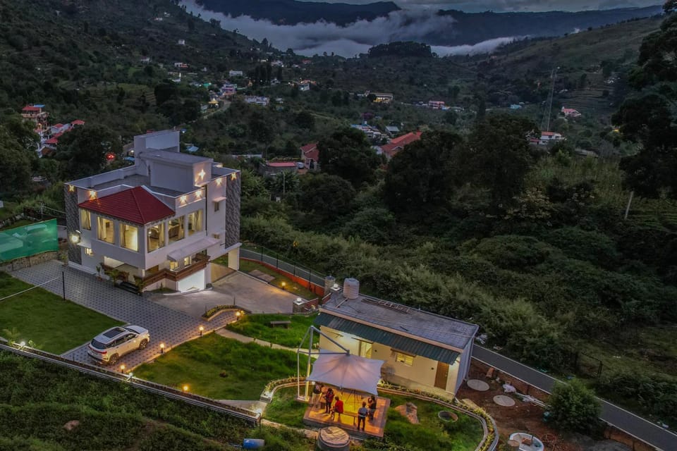 Property building, Natural landscape, Bird's eye view, Mountain view