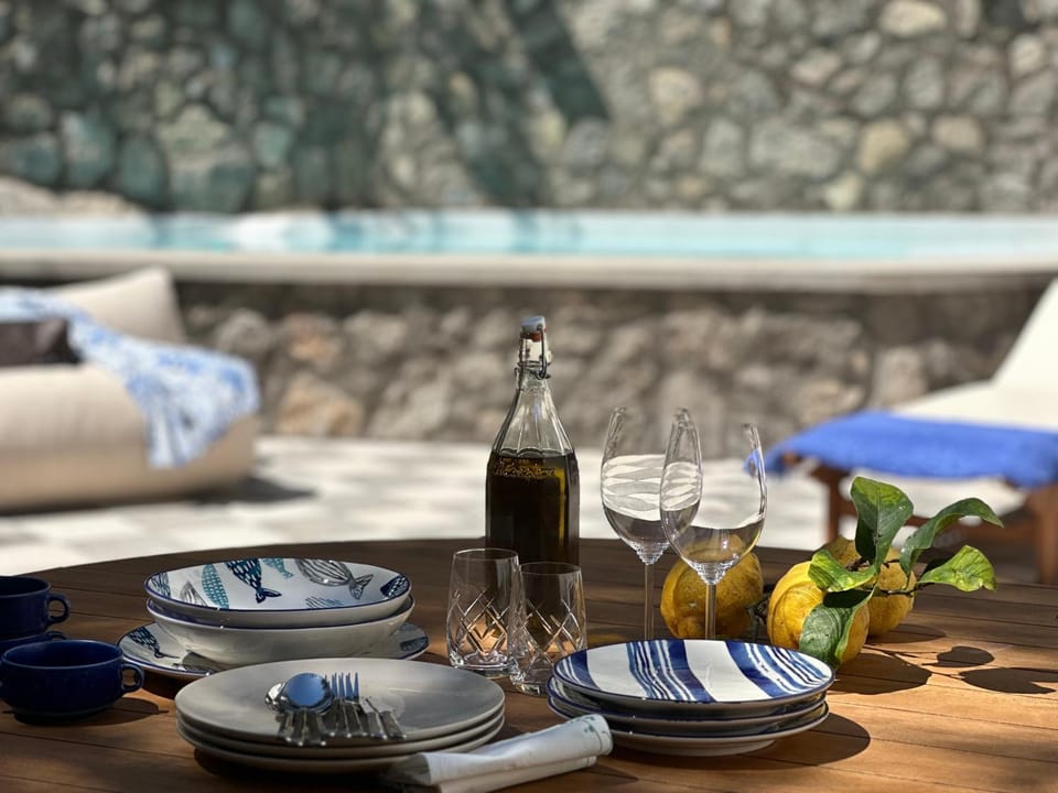 Evelyns Pool Garden Apartment in Forio