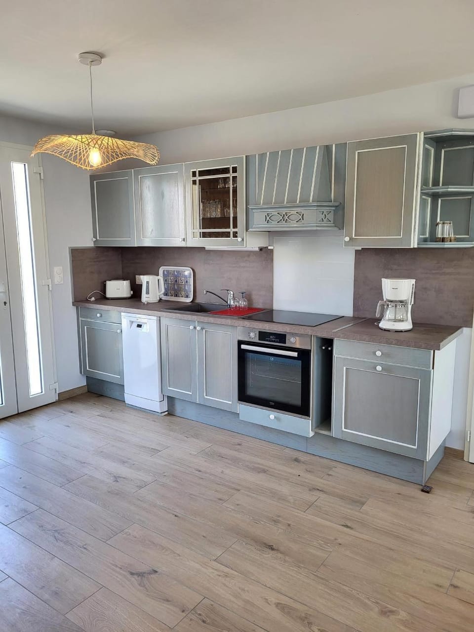 Kitchen or kitchenette, Living room