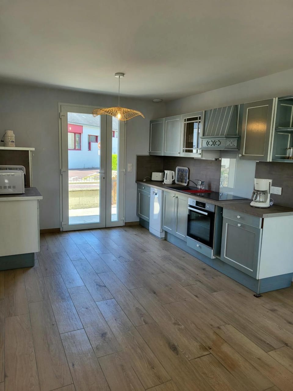 Kitchen or kitchenette, Living room