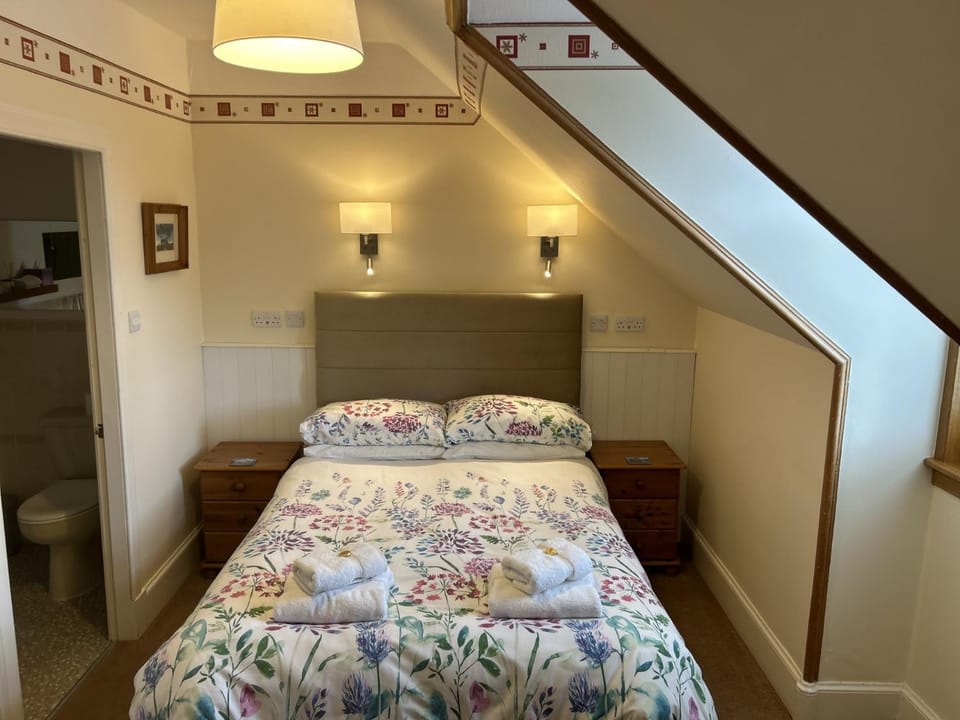 Bed, Bedroom, Area and facilities, towels