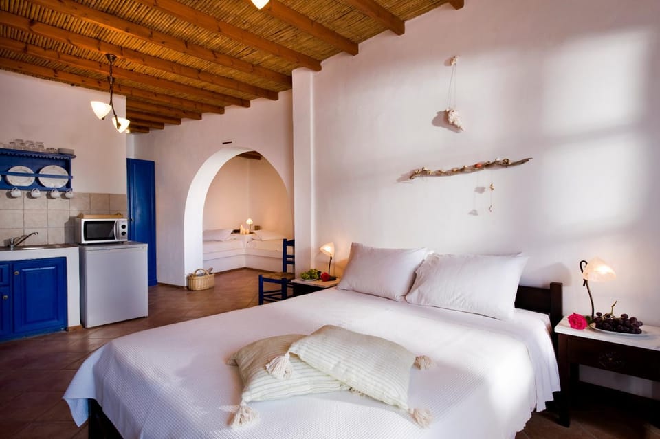 Kitchen or kitchenette, Bedroom