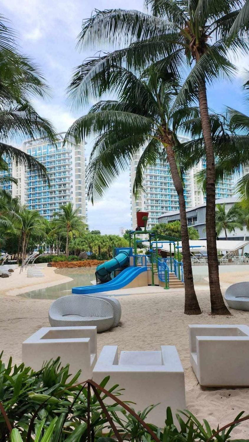 Azure resort Paranaque deluxe 8 plus 2toddler free Resort in Paranaque
