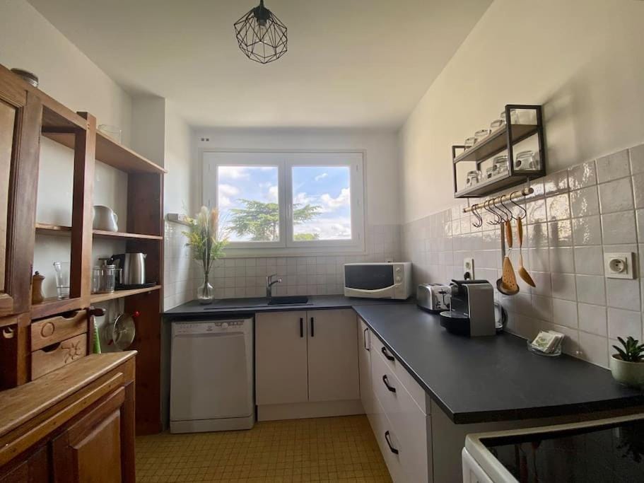 Kitchen or kitchenette, dishwasher, pet friendly, stove, toaster
