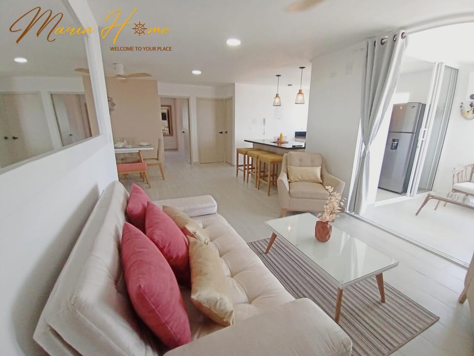 Communal lounge/ TV room, Game Room, Living room, Lounge or bar, Seating area, Dining area
