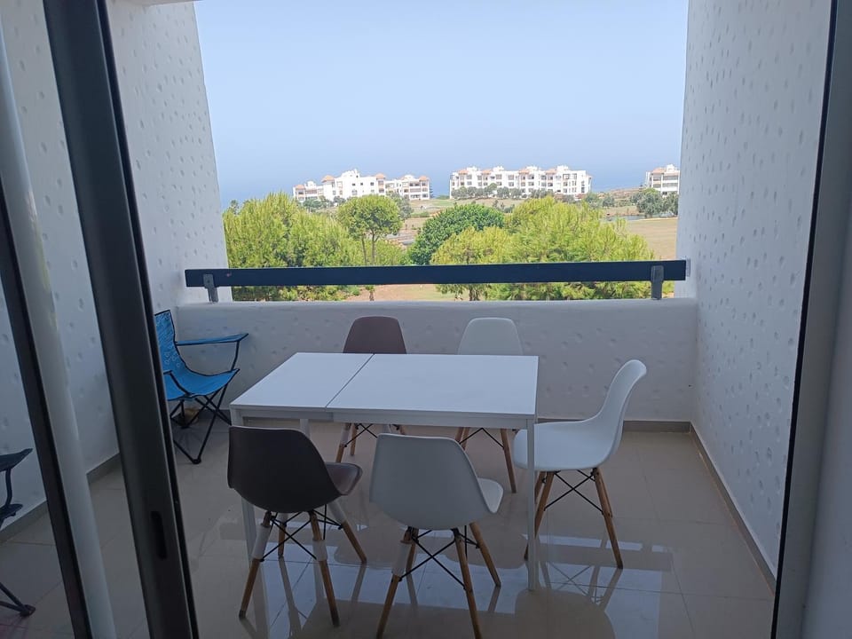Natural landscape, Balcony/Terrace, Dining area