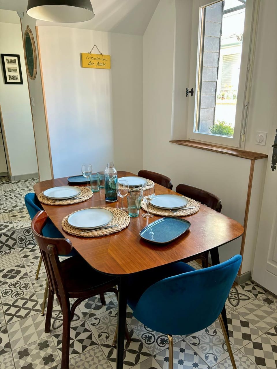 Dining area, Meals
