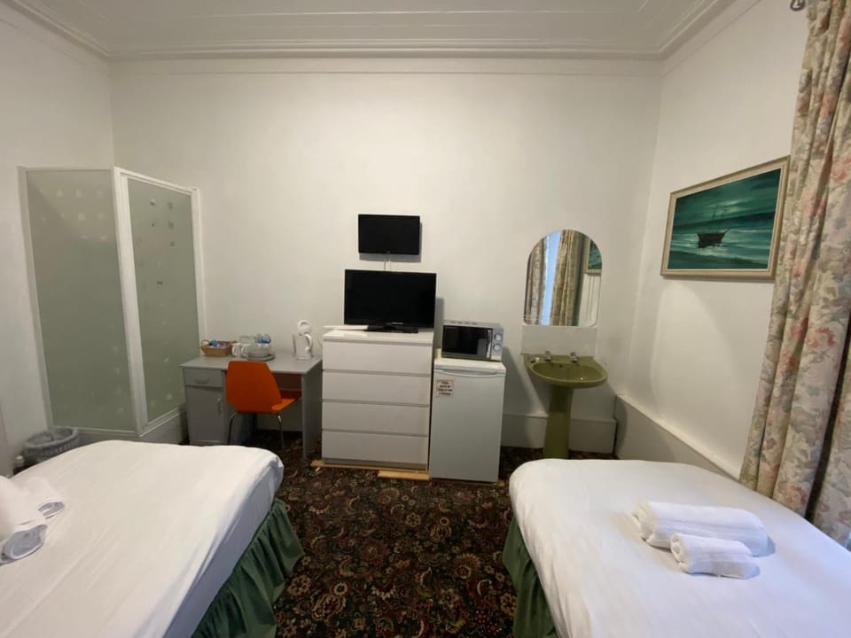 TV and multimedia, hair dresser