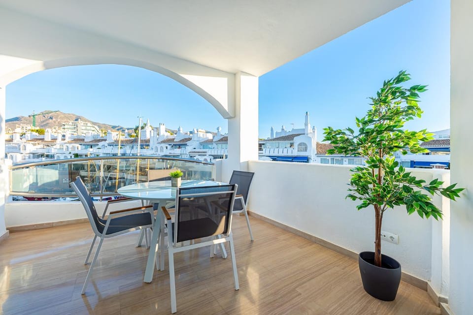 View (from property/room), Balcony/Terrace, Balcony/Terrace, Dining area, Sea view