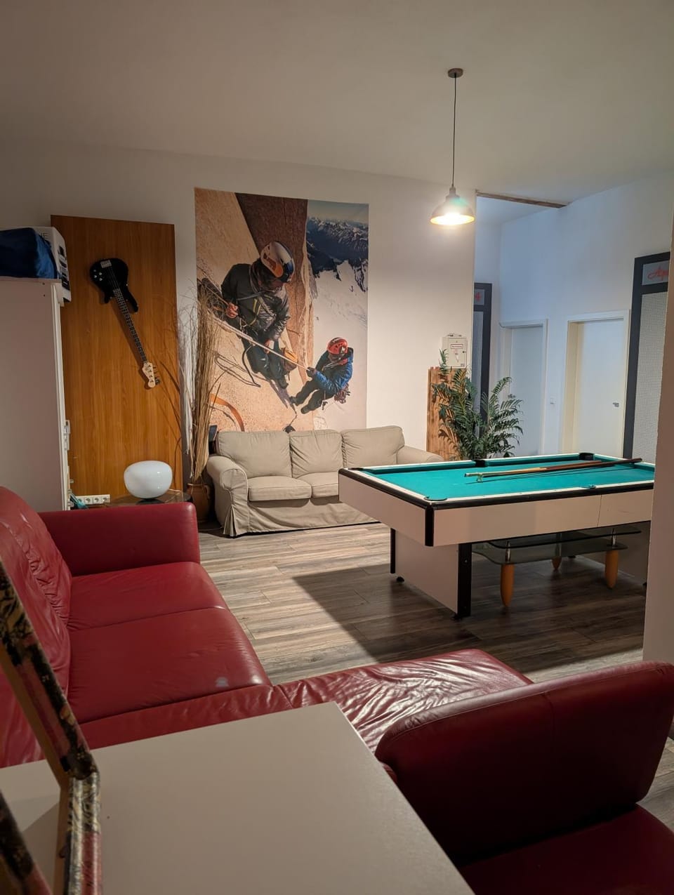 Communal lounge/ TV room