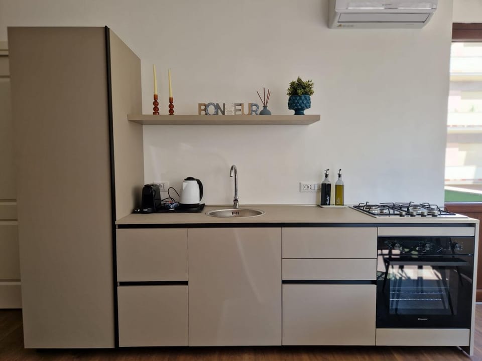 Coffee/tea facilities, Kitchen or kitchenette, pet friendly, stove