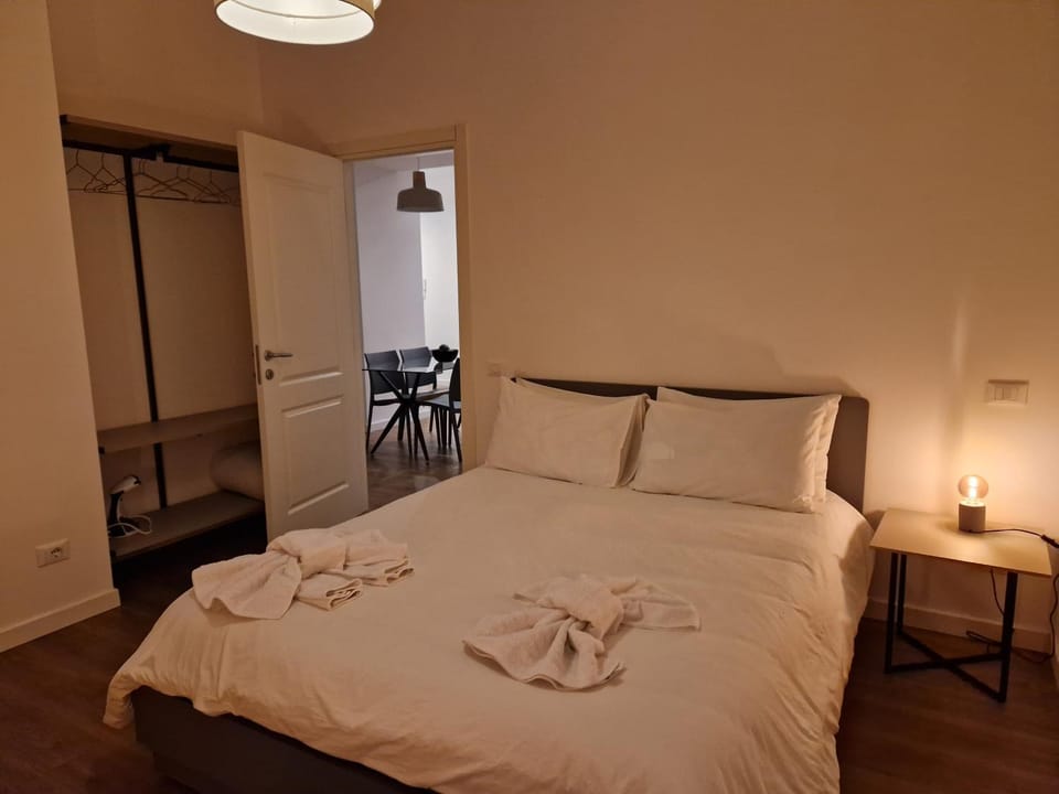 Bedroom, wardrobe