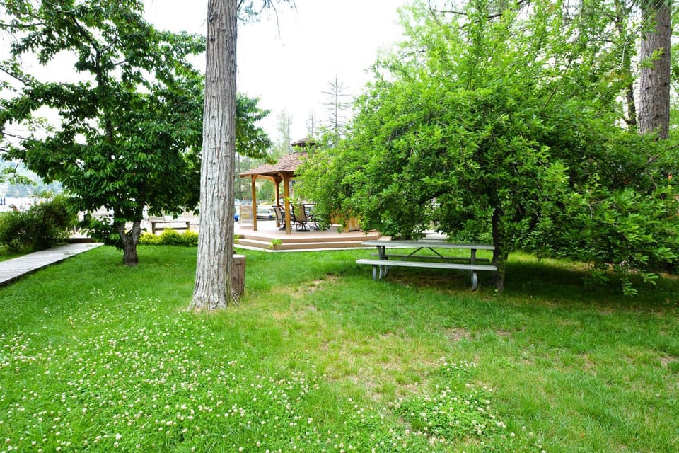 Johnson Lake Front House in Bass Lake