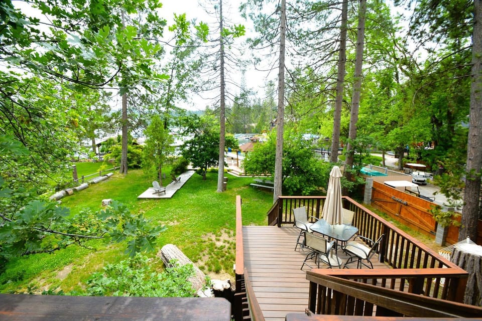 Johnson Lake Front House in Bass Lake