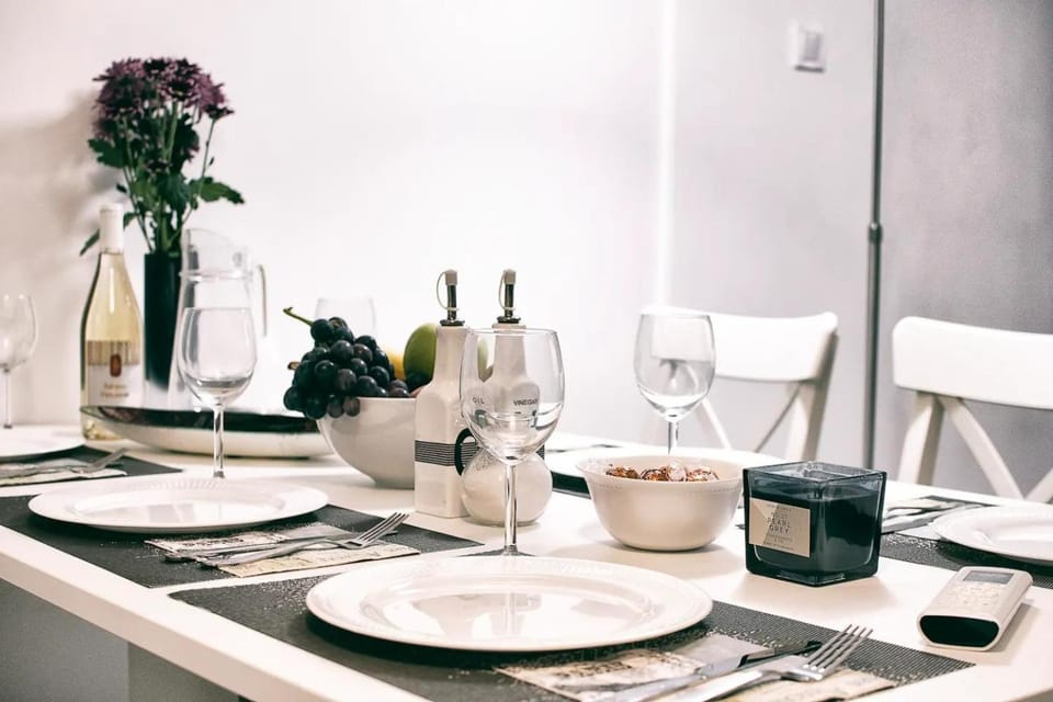 Food and drinks, Dining area, Food, Drinks