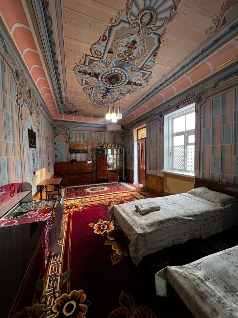 Bed, Living room, Photo of the whole room, Bedroom